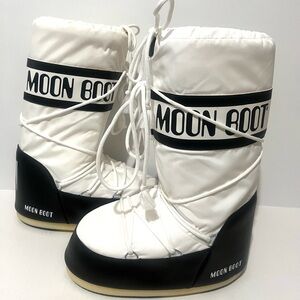 Moon Boot Women's White and Black Snow Boots